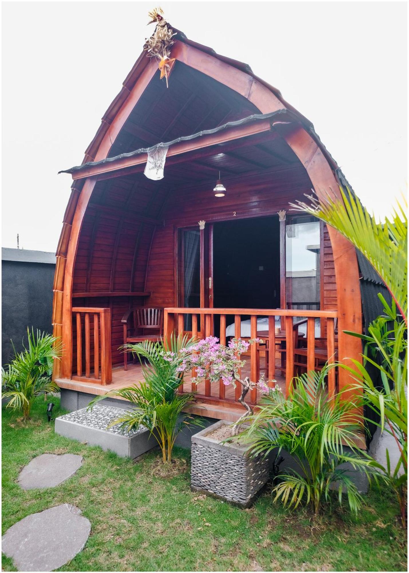 Hotel The Backyard House à Selemadeg Extérieur photo