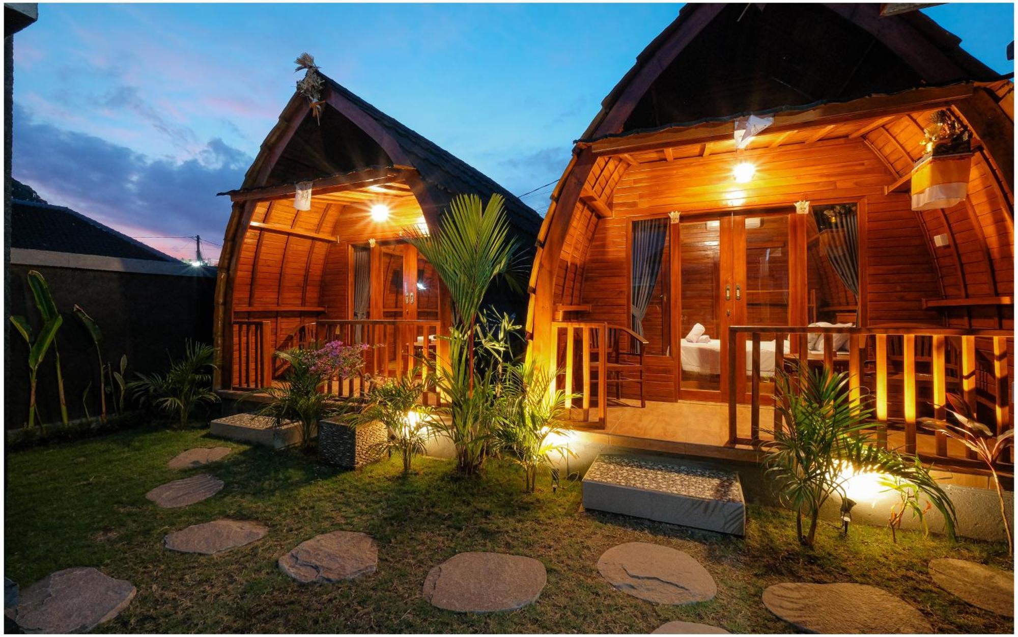 Hotel The Backyard House à Selemadeg Extérieur photo