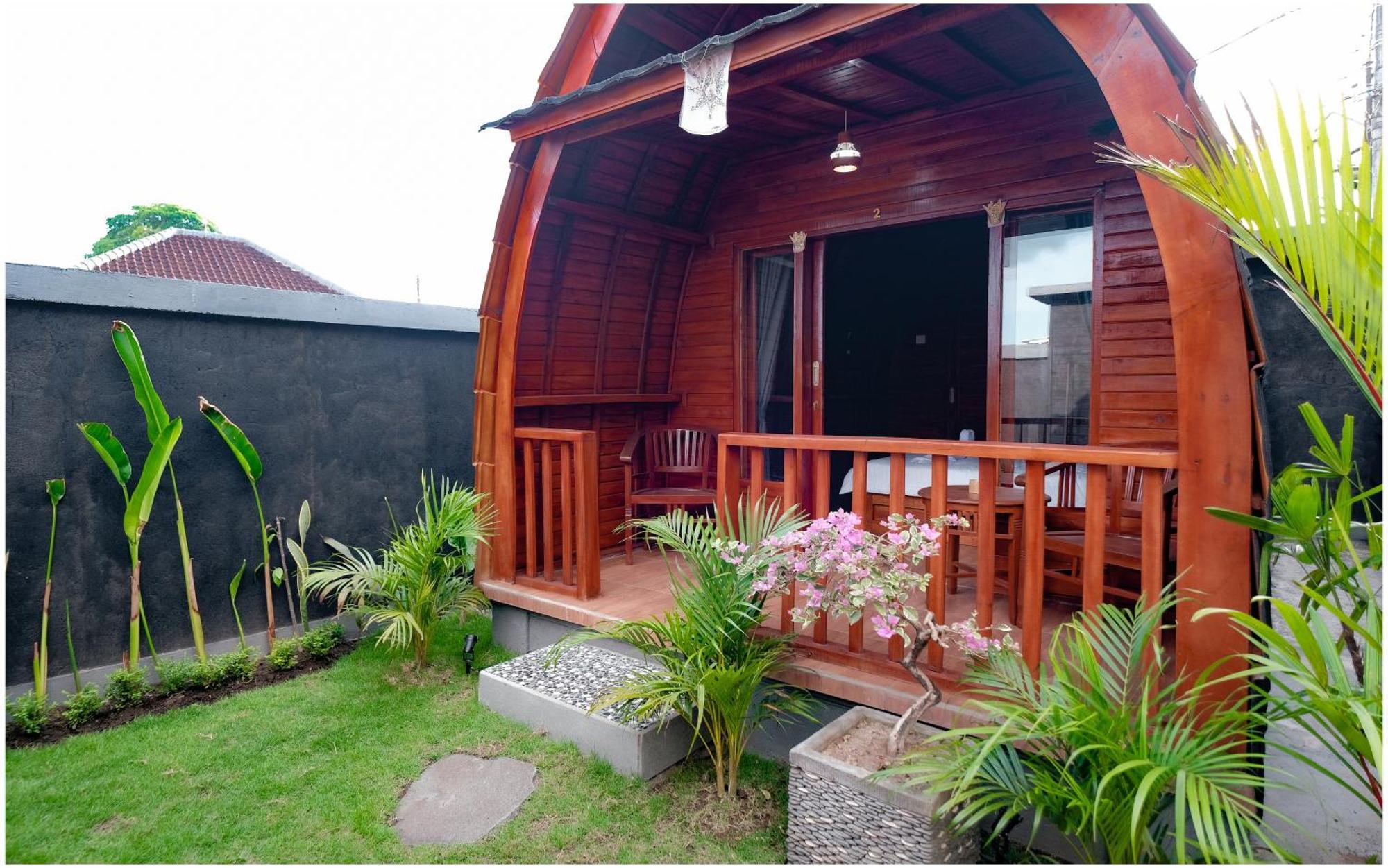 Hotel The Backyard House à Selemadeg Extérieur photo