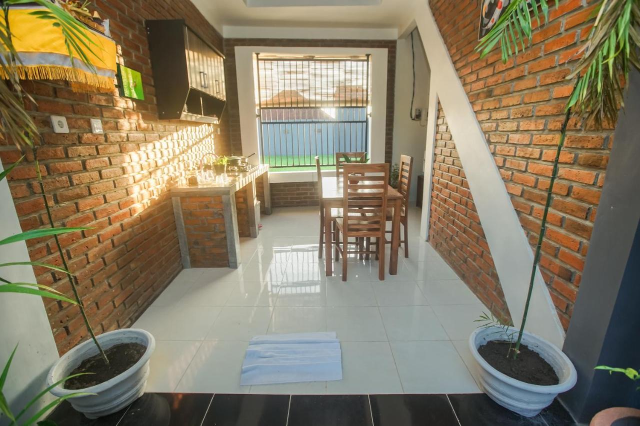 Hotel The Backyard House à Selemadeg Extérieur photo
